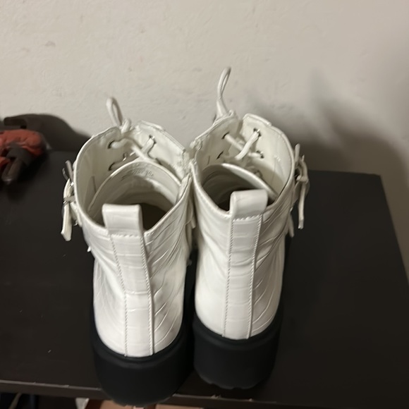 Forever 21 White Boots - Picture 2 of 3